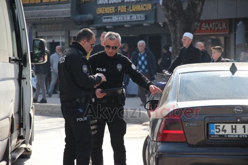 Akyazı Polisi, Trafikteki Disiplini Sağlamak İçin Görev Başında
