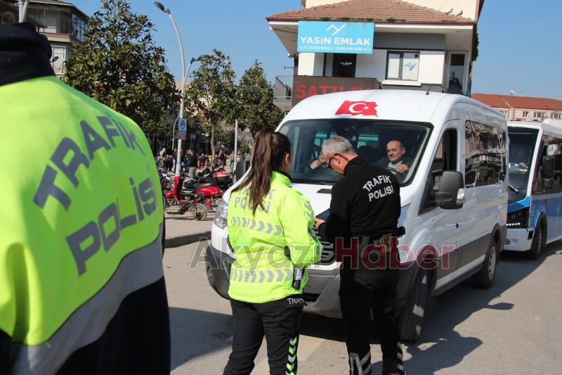 Akyazı Polisi, Trafikteki Disiplini Sağlamak İçin Görev Başında