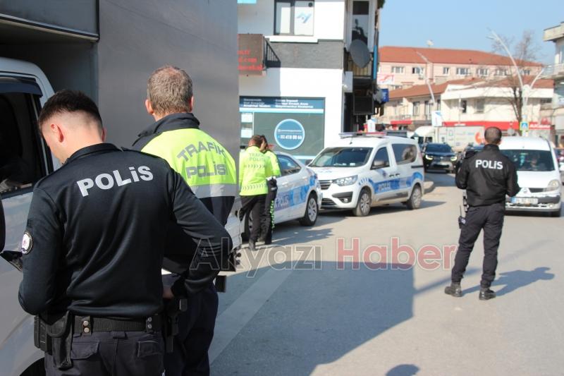 Akyazı Polisi, Trafikteki Disiplini Sağlamak İçin Görev Başında