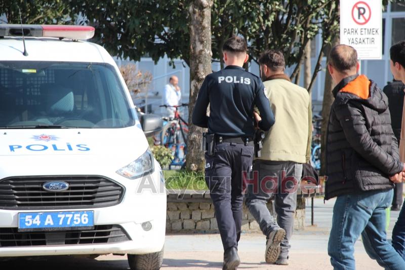 Akyazı Polisi, Trafikteki Disiplini Sağlamak İçin Görev Başında