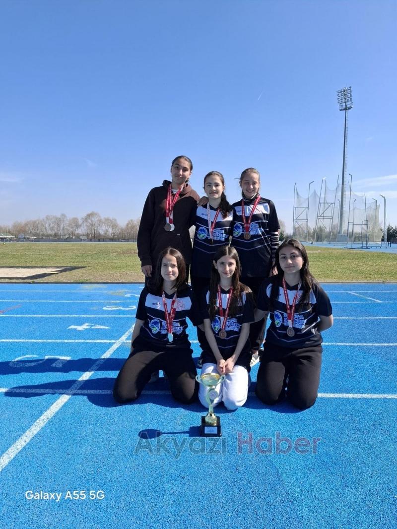 Şehit Ahmet Çondul Ortaokulu Atletizm Takımı müsabakalara damga vurdu