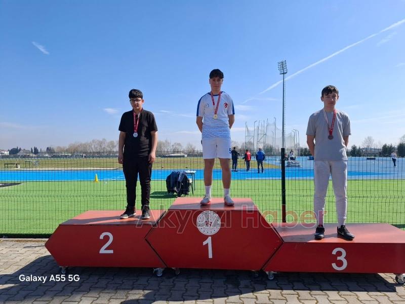 Şehit Ahmet Çondul Ortaokulu Atletizm Takımı müsabakalara damga vurdu