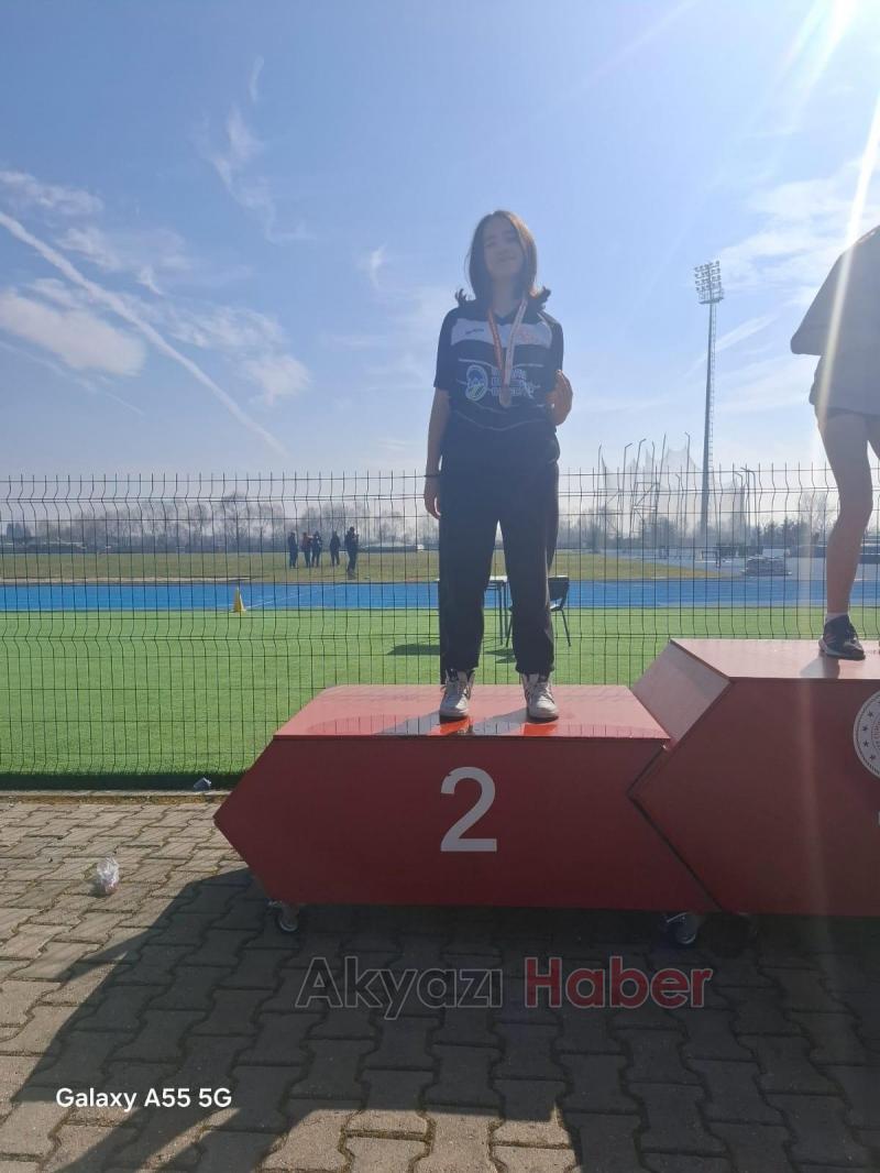 Şehit Ahmet Çondul Ortaokulu Atletizm Takımı müsabakalara damga vurdu