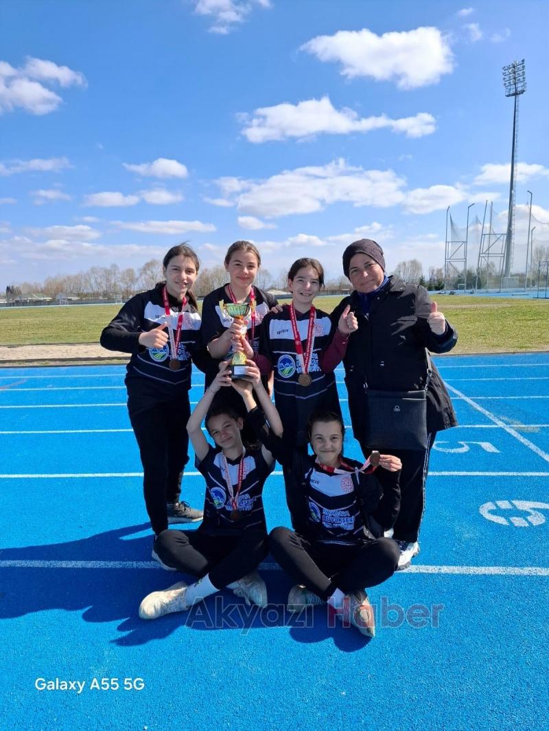 Şehit Ahmet Çondul Ortaokulu Atletizm Takımı müsabakalara damga vurdu