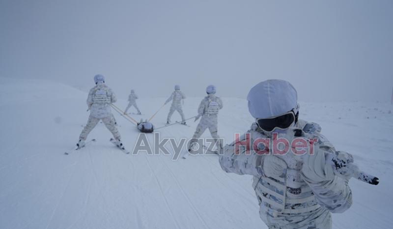 Bordo Berelilerin dondurucu soğukta kış eğitimi