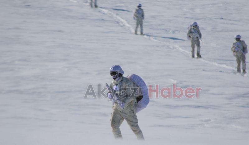 Bordo Berelilerin dondurucu soğukta kış eğitimi