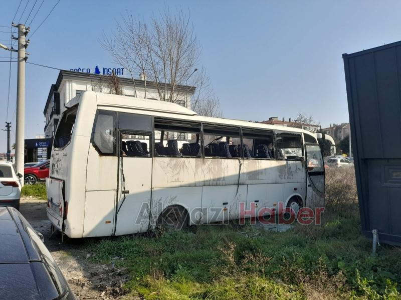 Sakarya'da terk edilen hurda araçlar toplanıyor