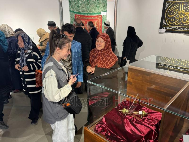 Hz. Muhammed’in (S.A.V) Mukaddes emanetler ile ilk kez buluştular