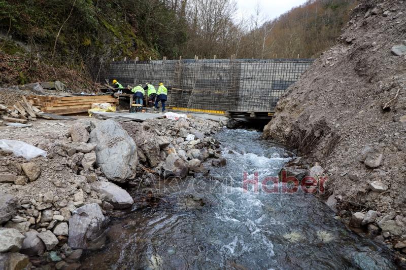 Akyazı dahil 3 ilçede dere yataklarına su alma yapıları inşa ediliyor