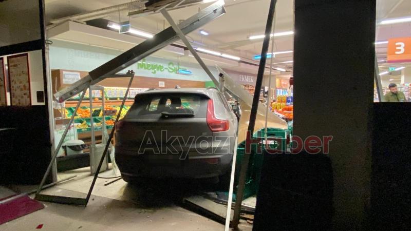 Cip markete girdi: 2 yaralı