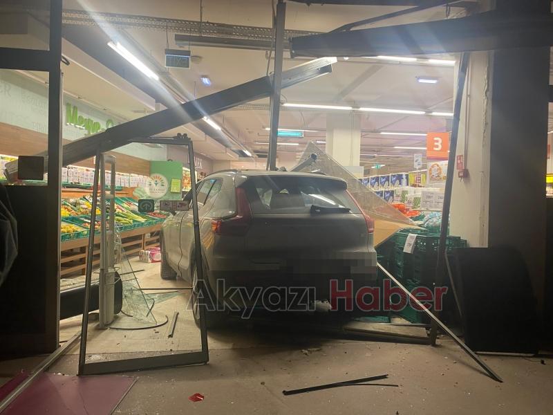 Cip markete girdi: 2 yaralı