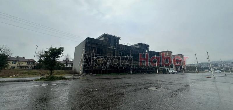 ASEM'de bir yangın daha ünlü oyun merkezi  kül oldu