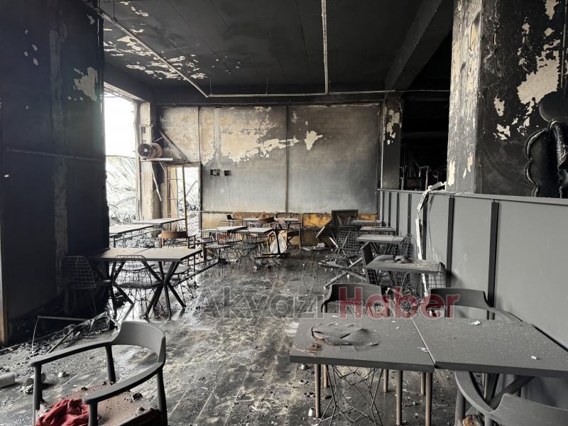 Yanan dev çocuk oyun alanından geriye bu görüntü kaldı