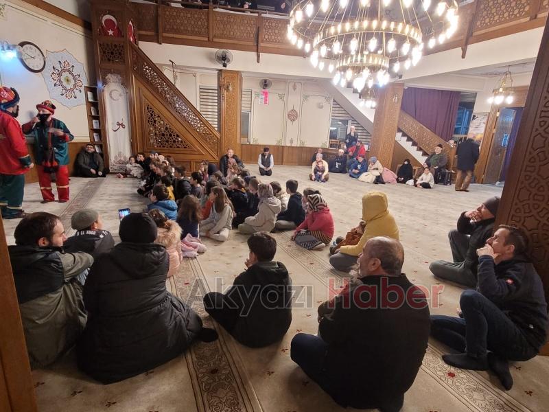 Akyazı Akşemsettin Camii’nde çocuklar için Ramazan dolayısıyla etkinlikler düzenlendi.