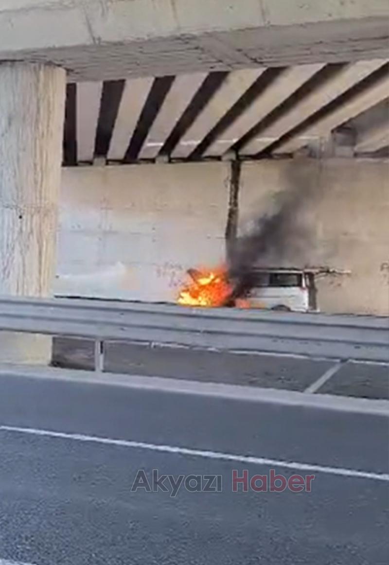 Kuzey Marmara Otoyolu'nda araç alev topuna döndü