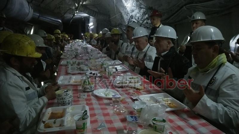 Ergün Atalay, madencilerle yerin 600 metre altında oruç açtı