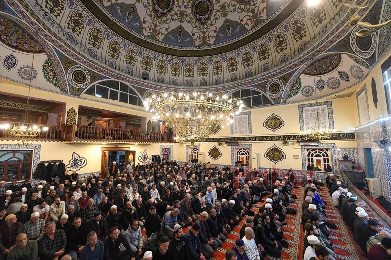 Diyanet İşleri Başkanı enderun usulüyle teravih namazı kıldırdı