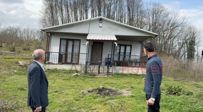 Mahalle kaymaya başladı,  vatandaşlar tedirgin