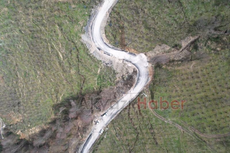 Mahalle kaymaya başladı,  vatandaşlar tedirgin