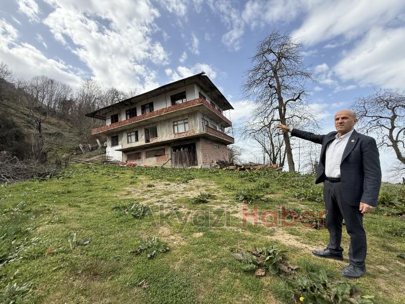 Mahalle kaymaya başladı,  vatandaşlar tedirgin