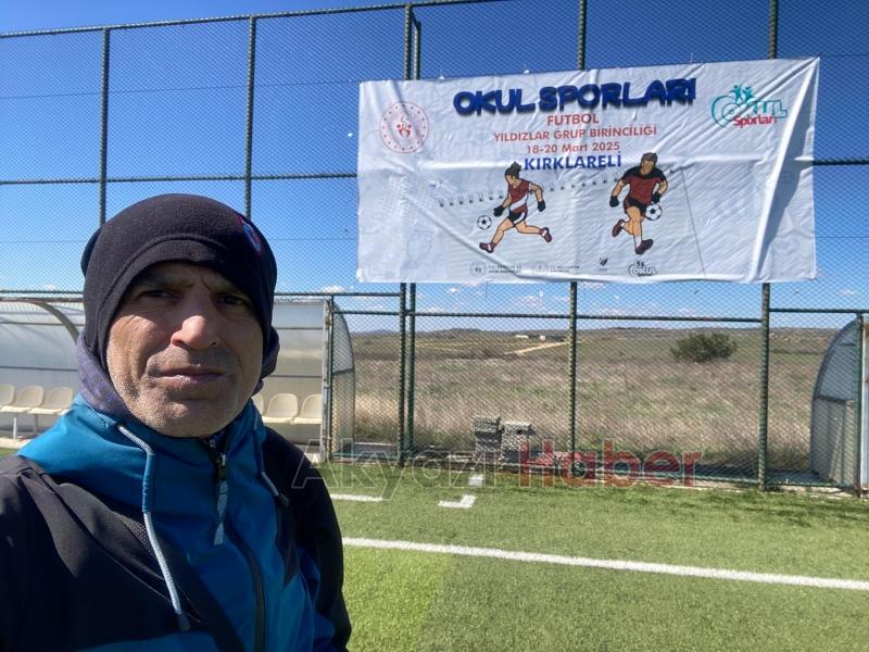 Paris Ortaokulu Yıldızlar Kız Futbol Takımı yarı finalde