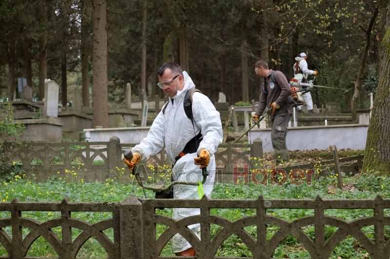 Büyükşehirden mezarlıklarda bayram hazırlığı