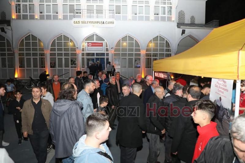 BBP Akyazı merhum Yazıcıoğlu için lokma dağıttı