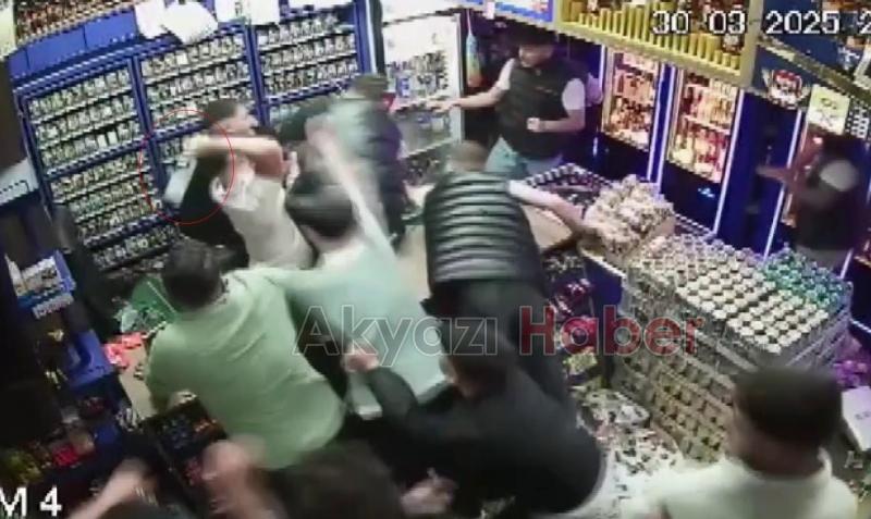 Ellerine ne geçtiyse fırlattılar, dakikalarca darbettiler