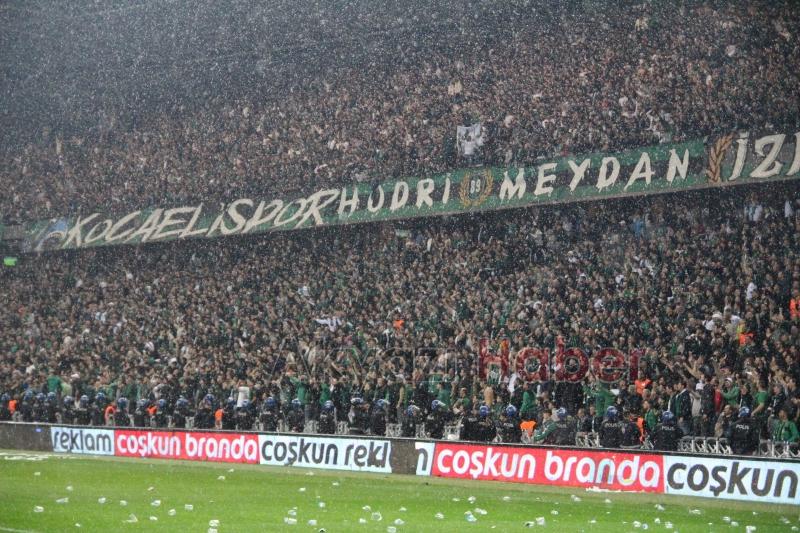 Kocaelispor'a Sakaryaspor maçındaki olaylar nedeniyle ceza yolda