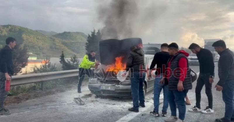 Otomobil alev aldı, söndürme tüpleri ile yetiştiler