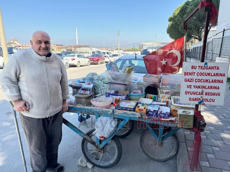Bu tezgahta şehit ve gazi çocuklarına oyuncaklar bedava