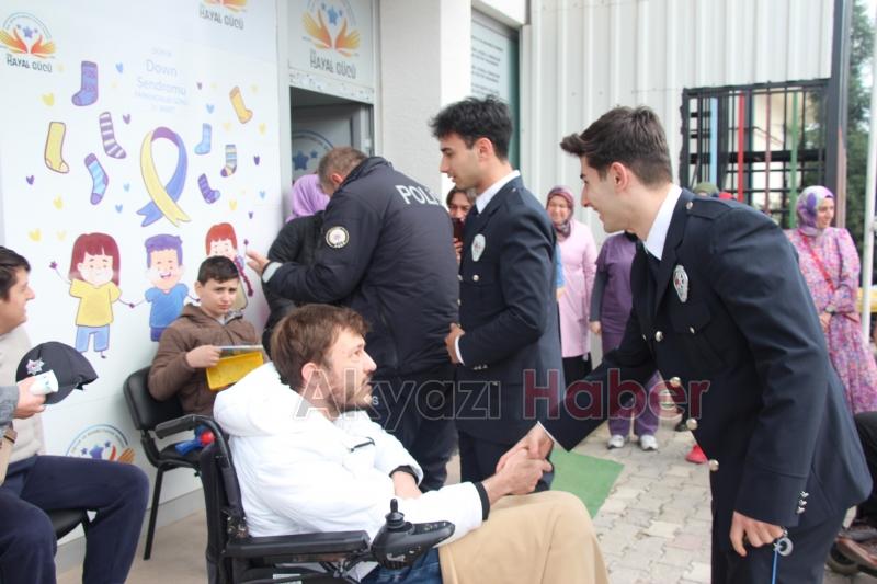  Özel Çocuklardan Polis Teşkilatına Duygu Yüklü Tablo