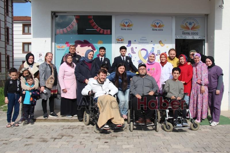  Özel Çocuklardan Polis Teşkilatına Duygu Yüklü Tablo