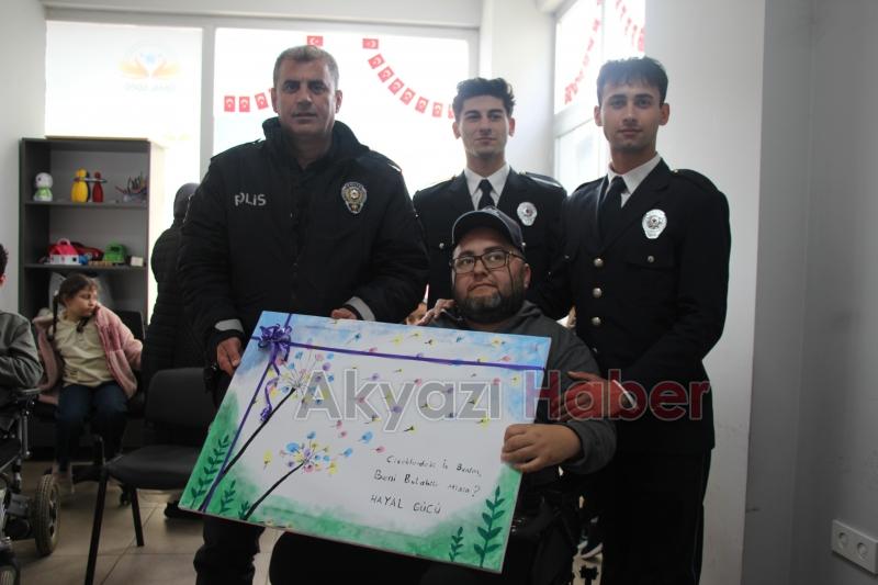  Özel Çocuklardan Polis Teşkilatına Duygu Yüklü Tablo