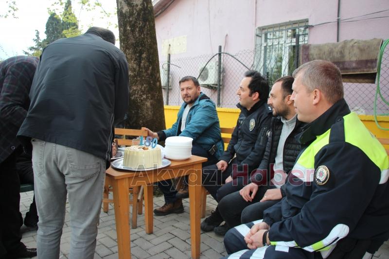Kavga ihbarına giden polislere sürpriz kutlama