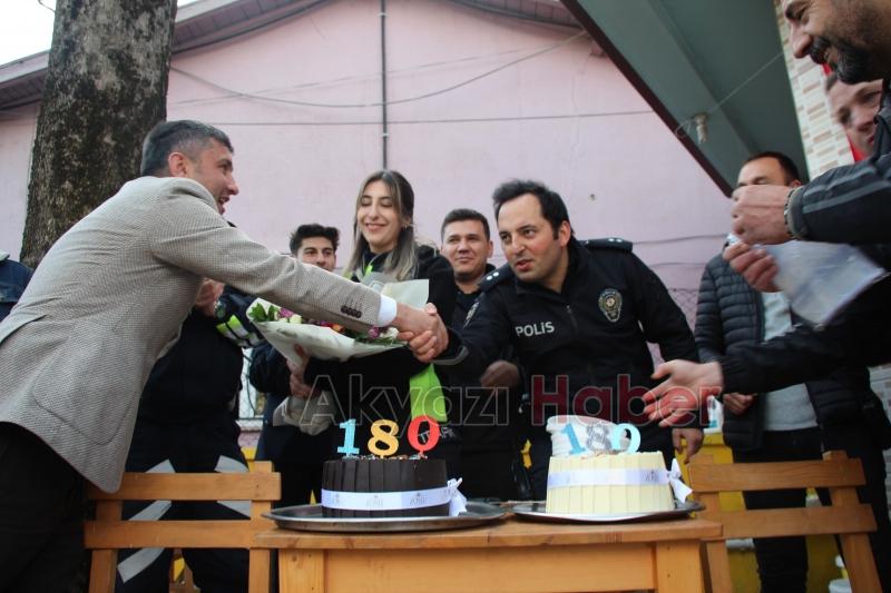 Kavga ihbarına giden polislere sürpriz kutlama