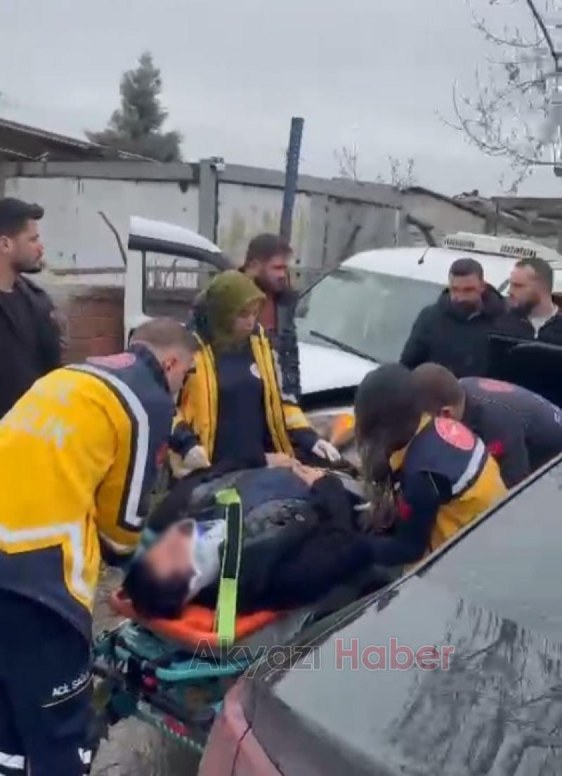 Batakköy'de İki Araç Çarpıştı: Savrulan Araç İşyeri Duvarını Yıktı, 2 yaralı 