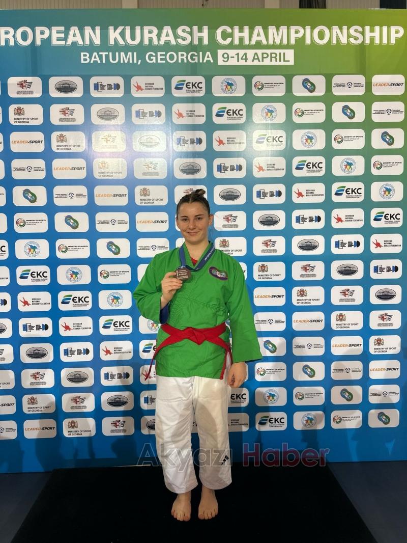 Karapürçekli sporcu gururlandırdı