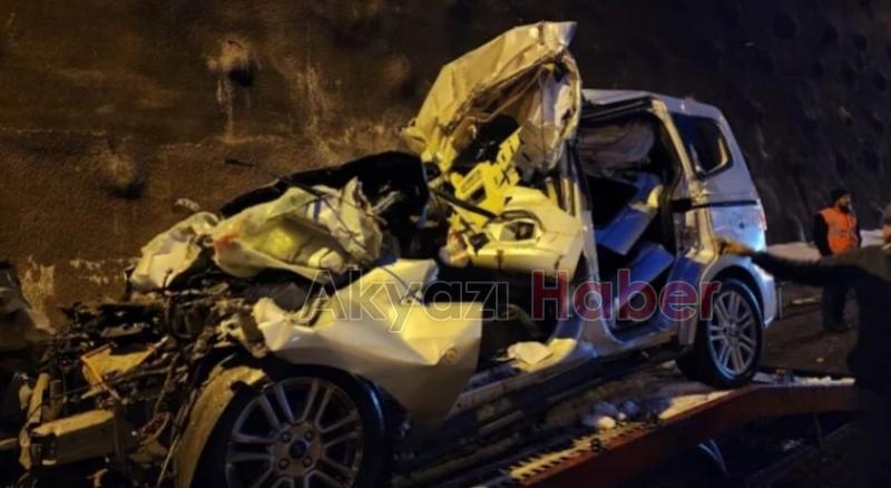 Kamyona çarpan araçtaki 2 kişi öldü