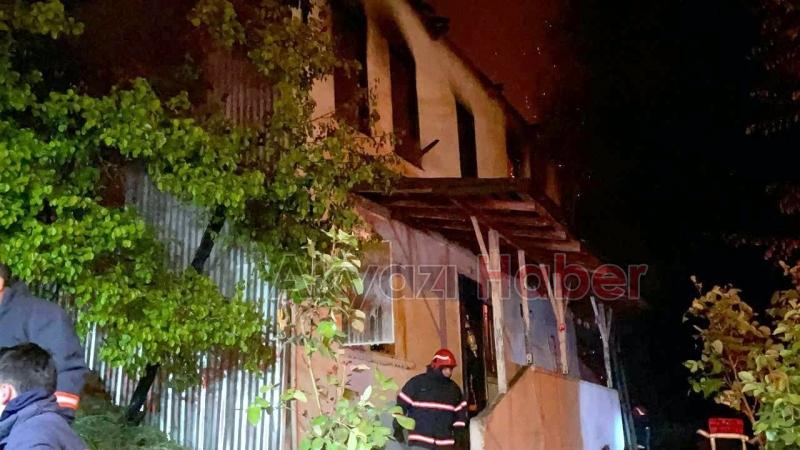 Yatalak yaşlı kadını yanan evden mahalleli kurtardı