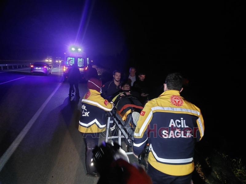 Şarampole uçan araçtan yaralı kurtarıldı, sedyede sigara yaktı