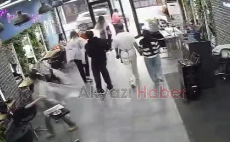 Deprem anında Sakarya'da yaşanan panik  kamerada