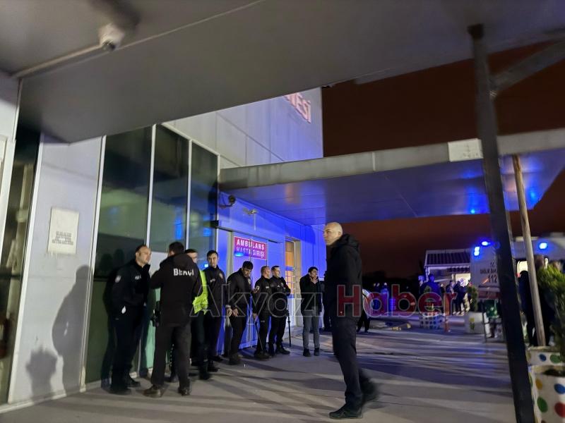 Akyazı'da 2 kişi silahla vuruldu