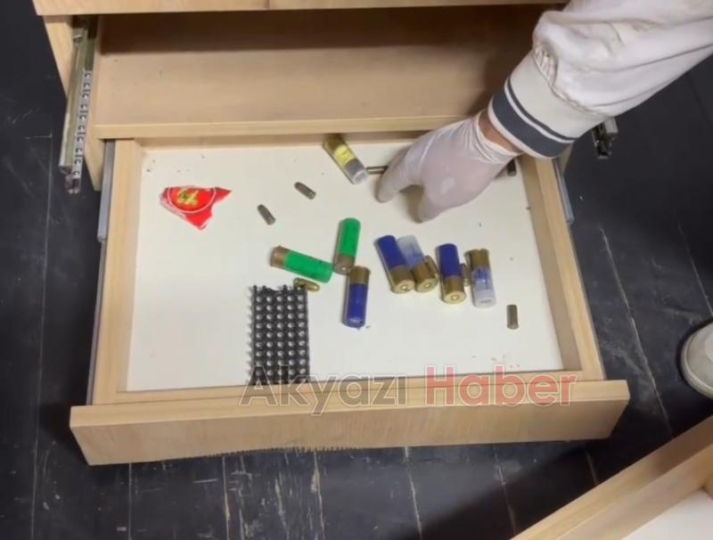 Ruhsatsız silahlarla yakalandılar