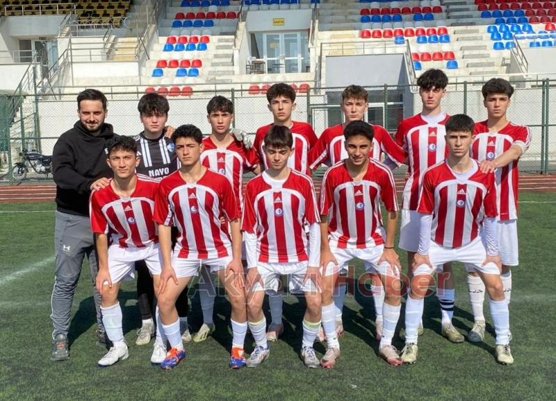 Kuzulukspor U-17 takımı şampiyonluk maçında Tankspor ile karşılaşıyor