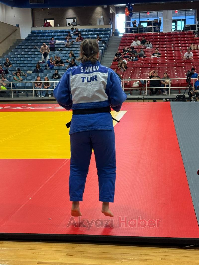 Texsas’ta Karapürçek Rüzgarı: Sümeyye Aman’dan Uluslararası Başarı