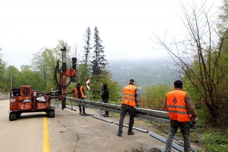 Uçurum Kenarlarına Güvenlik Duvarı: Büyükşehir'den Taşyatak'a Çelik Bariyer Uygulaması
