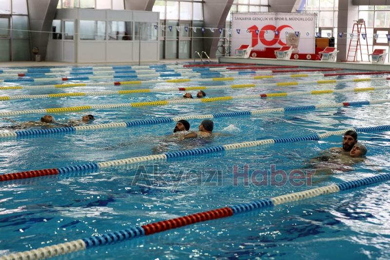 Sahillerde görev yapacak hayat timi bu zorlu parkurda seçiyor