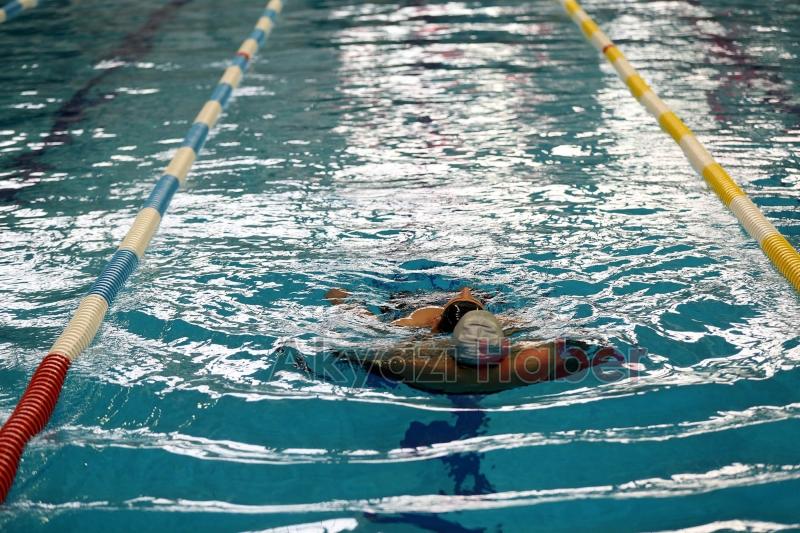 Sahillerde görev yapacak hayat timi bu zorlu parkurda seçiyor