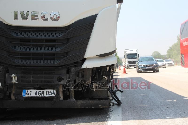 Otoyolun Akyazı kesiminde kaza
